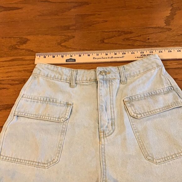 Size medium high waist shorts - Picture 4 of 8